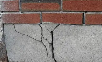 Concrete foundation with serious structural damage in Mobile, AL